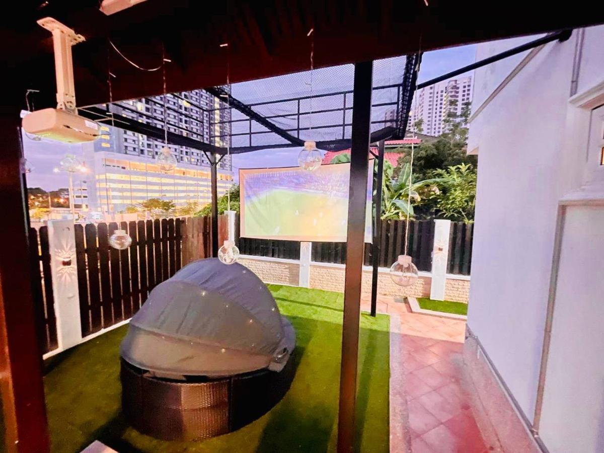 Trendy Family Getaway By Stayco - Mini-Pool, Outdoor Cinema, Air Loft, Ps4, Ktv - Just 2 Mins To Beach! Batu Ferringhi Eksteriør bilde